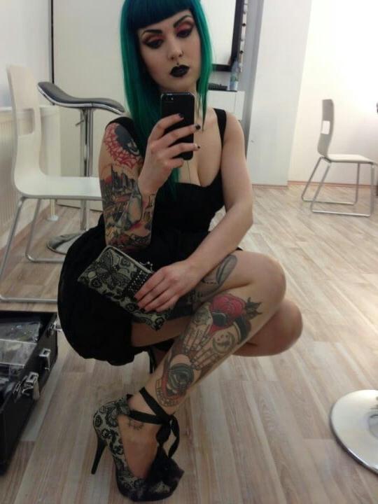 25P Tattoo Zone &amp; Pin Up.