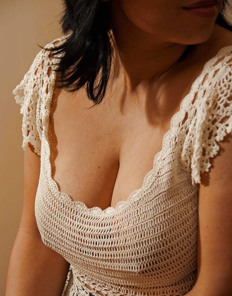 25P Even More Exotic Indian Beauties