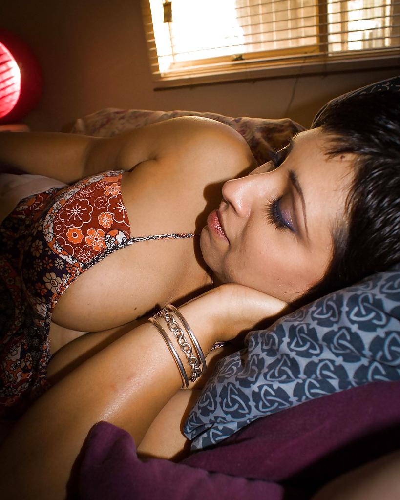 25P Even More Exotic Indian Beauties