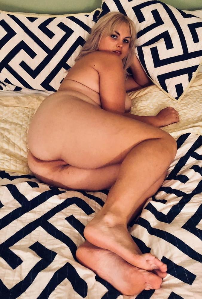 25P Your boyfriend posts your slut-pics online