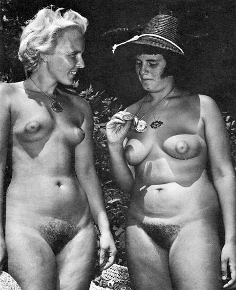 25P Vintage Nudists 30