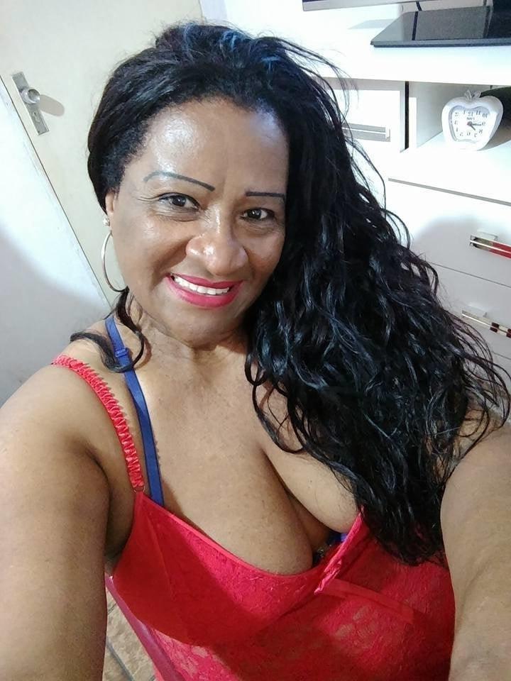25P lizz arias mature tits bbw ass