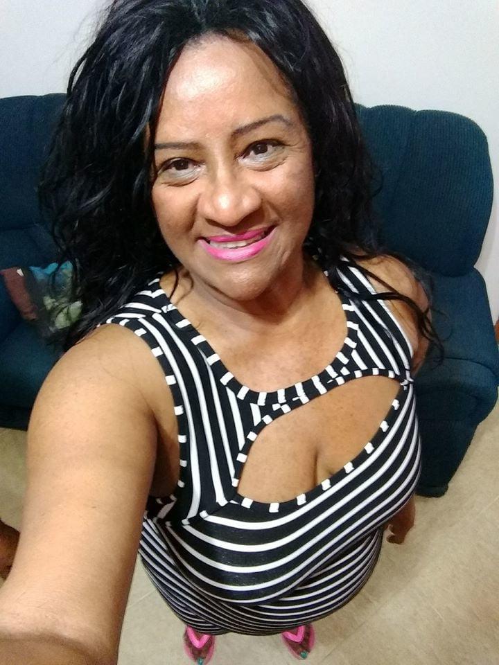 25P lizz arias mature tits bbw ass