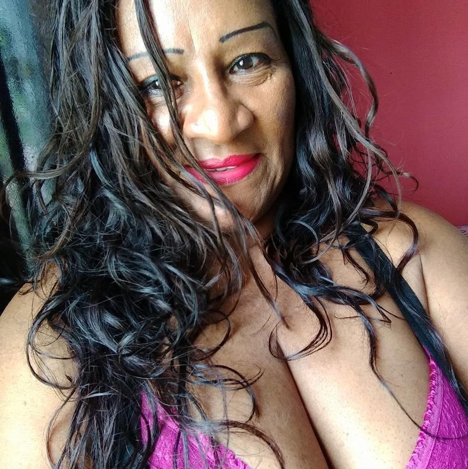 25P lizz arias mature tits bbw ass