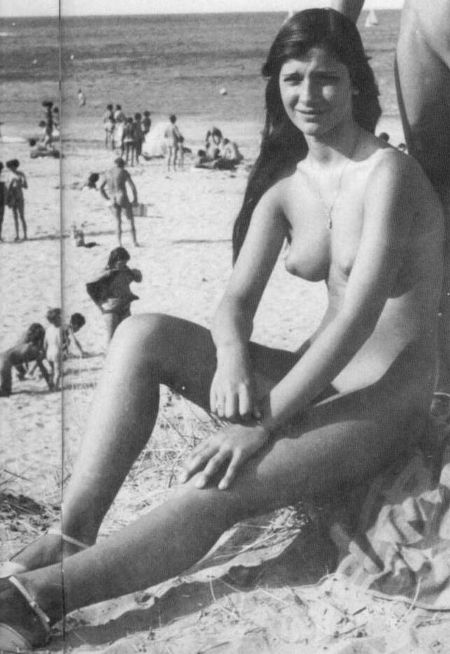 25P Vintage Nudists 29