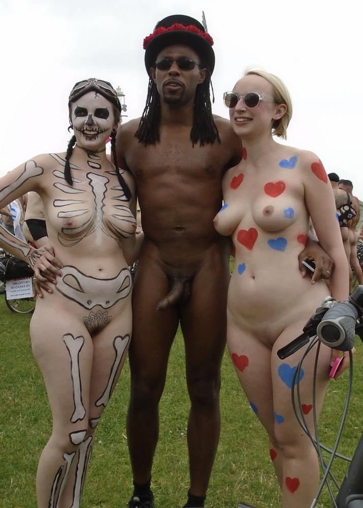 24P COUPLES NAKED 16