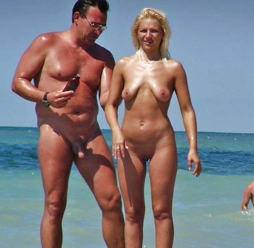 24P COUPLES NAKED 16