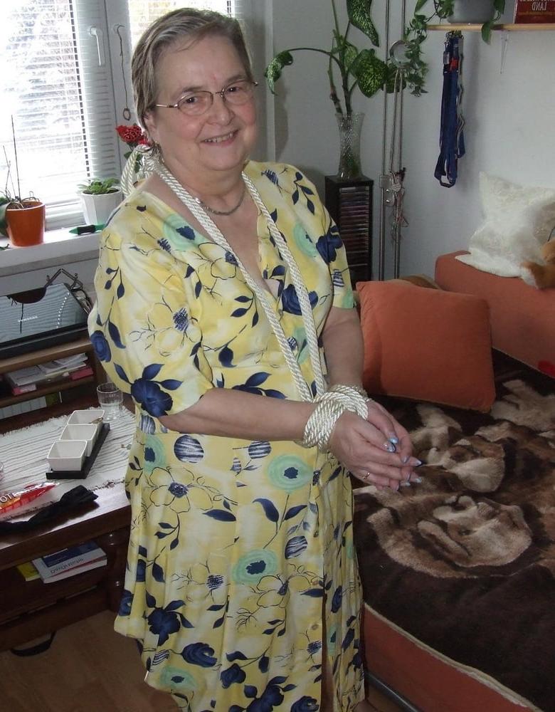 12P GILF FB