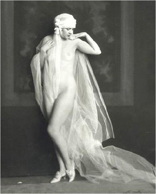 14P Vintage nudes - one tit out 2