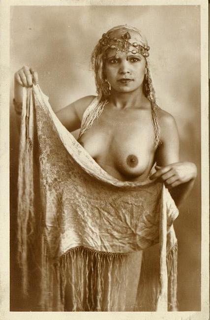 14P Vintage nudes - one tit out 2