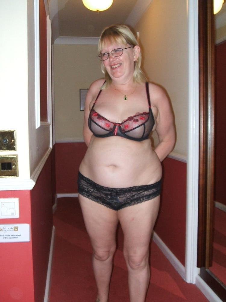 10P BBW mature Susan laid bare