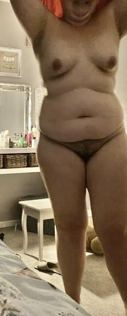 25P So many mature milfs!!!
