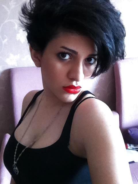 14P Iranian Beauties pussy