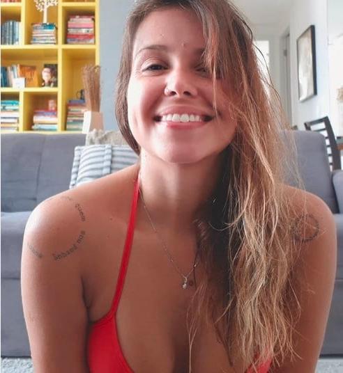 8P Big fake tits whore!