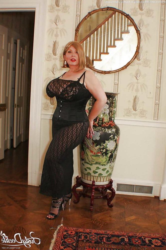 25P From MILF to GILF with Matures in between 292