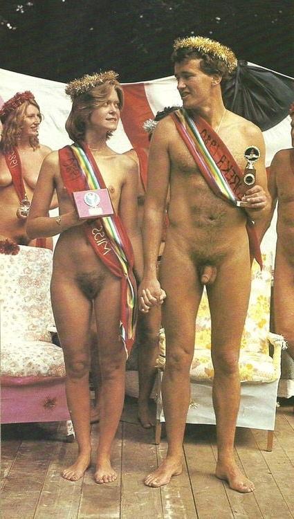 25P Vintage Nudists 28