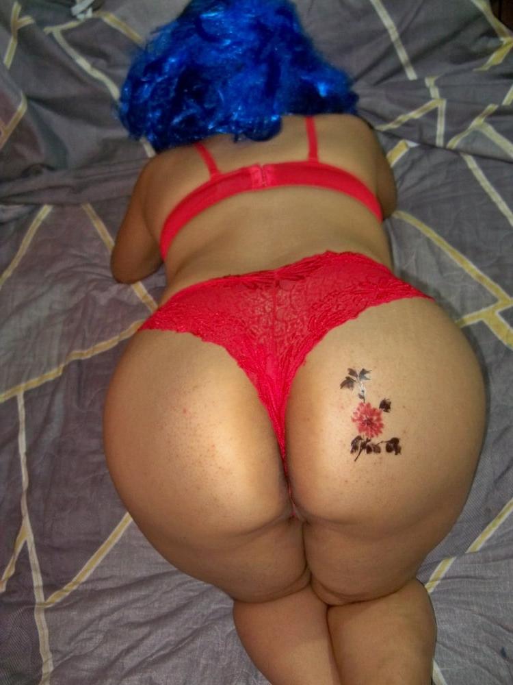 25P Mostrando Mi gran Culo A mis seguidores