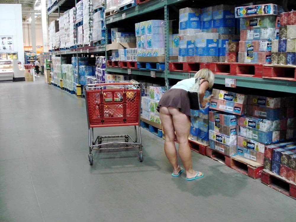 25P Exhibitionist Blond Milf
