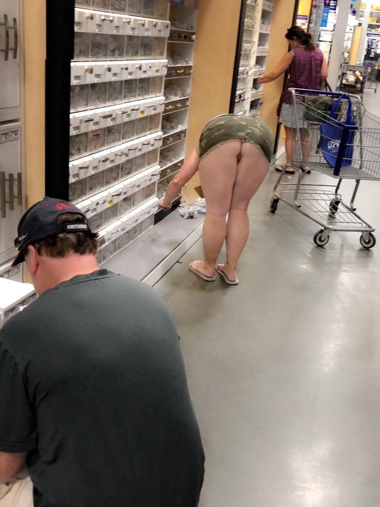 25P Exhibitionist Blond Milf