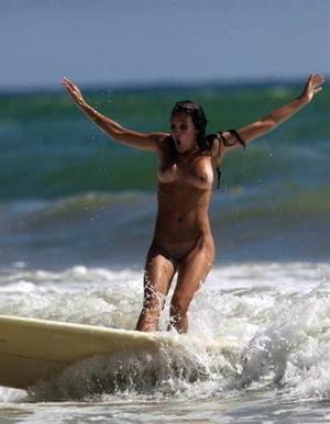 25P Swingers at the beach #109