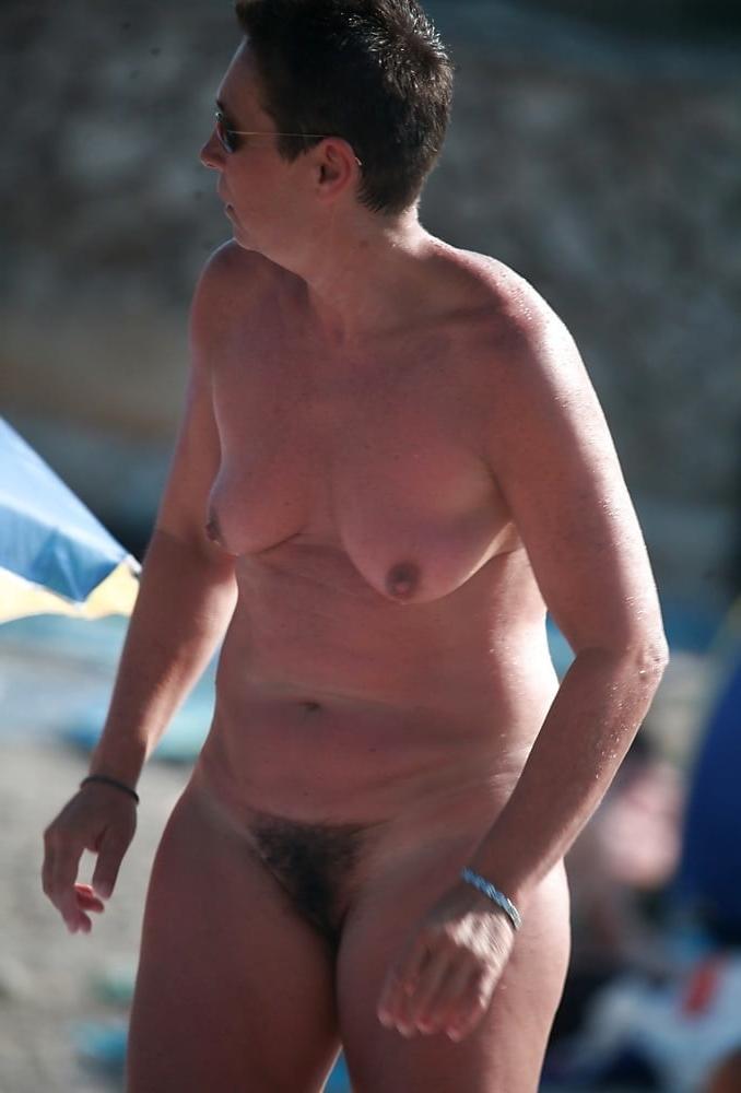 25P Swingers at the beach #109