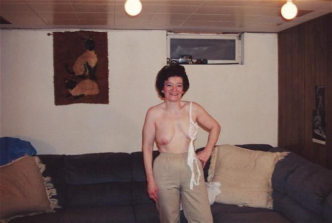 20P Mature in blue panties