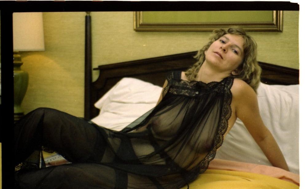 18P Vintage Sexy milf