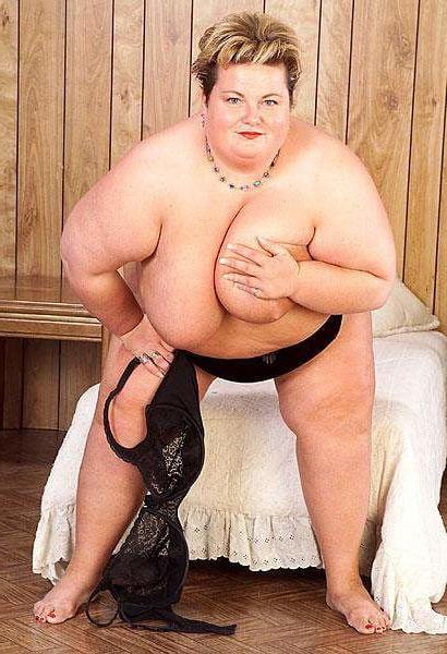 16P Mature BBW woman