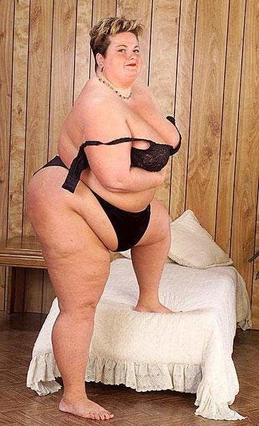 16P Mature BBW woman
