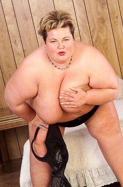16P Mature BBW woman