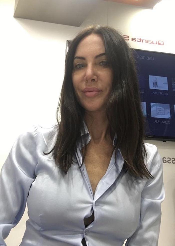 15P Real italian milf 50 years old