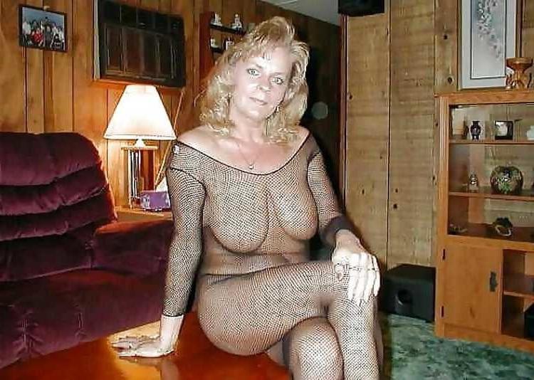 25P From MILF to GILF with Matures in between 288