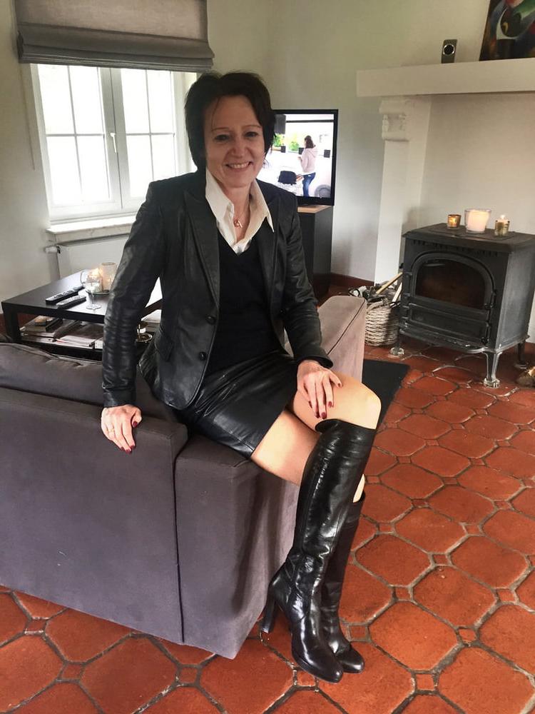 25P Gilfs milfs housewifes