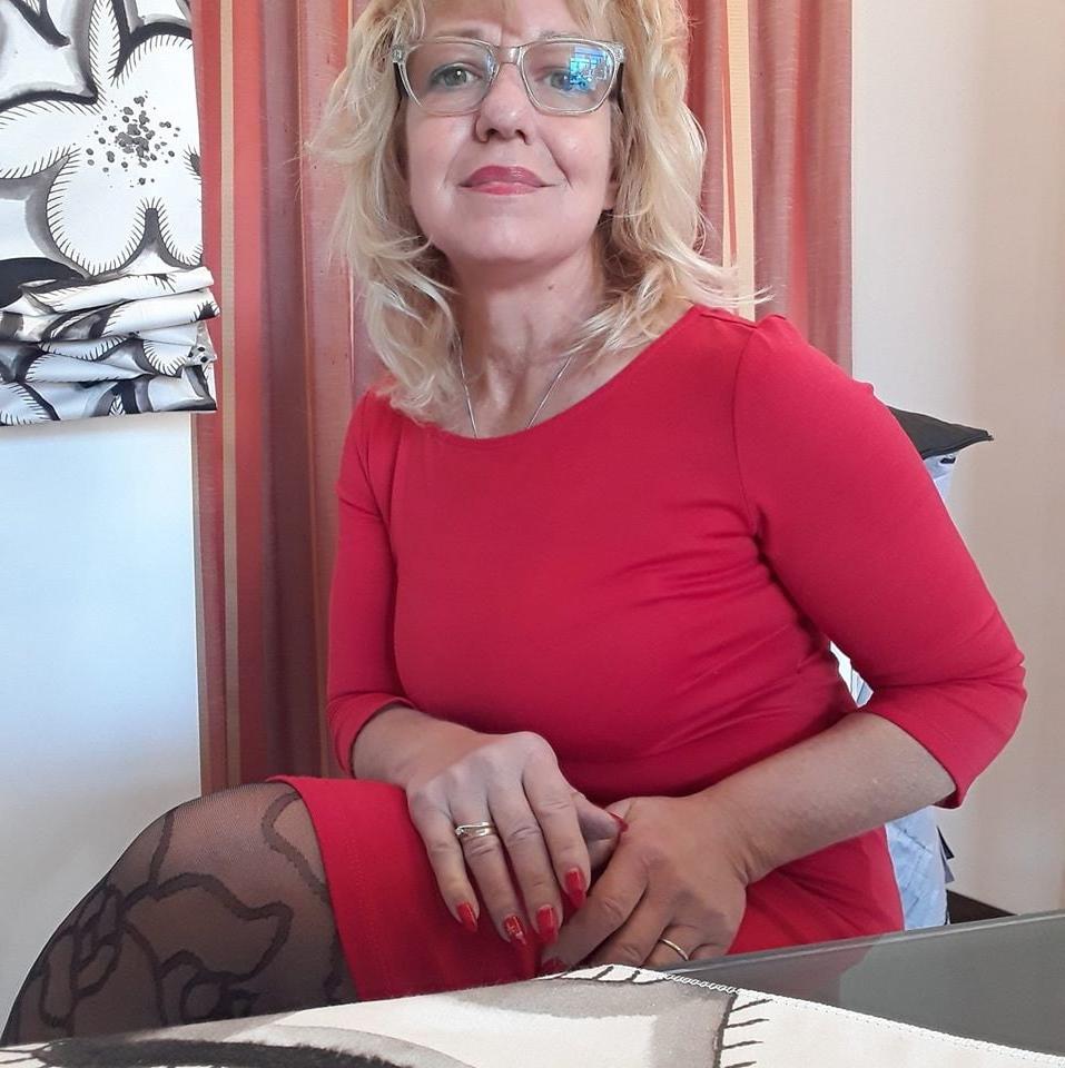 25P Gilfs milfs housewifes