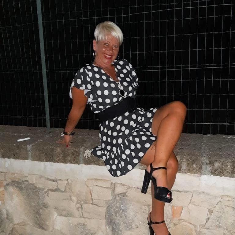 25P Gilfs milfs housewifes