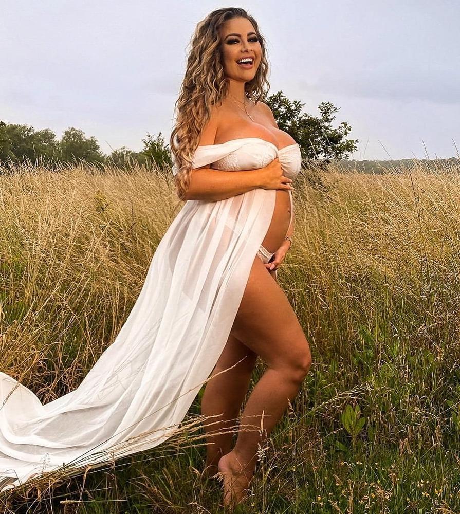 5P DJ Hannah B Pregnant