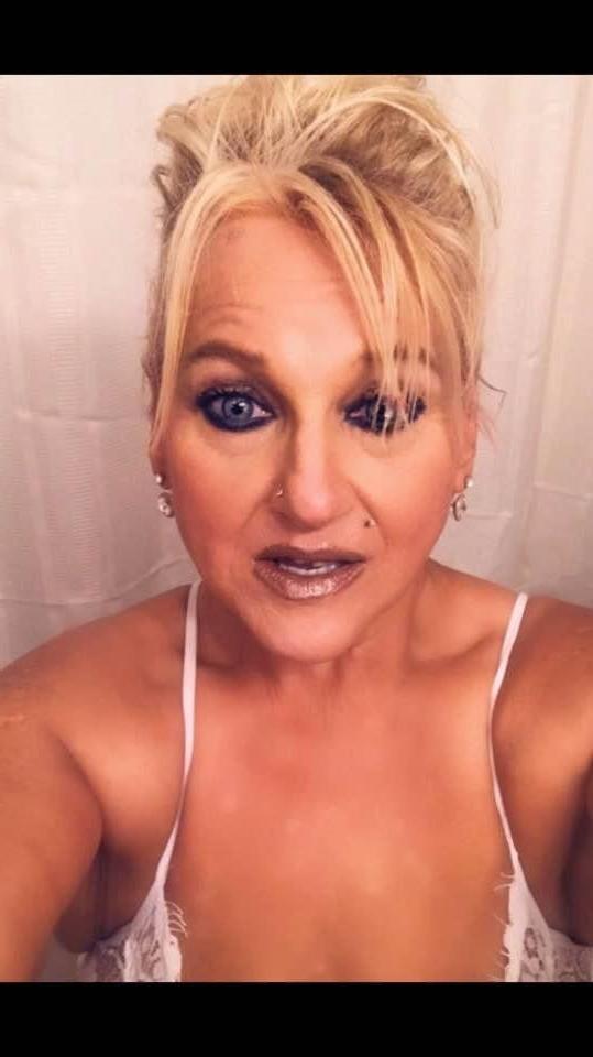 25P Fun blonde