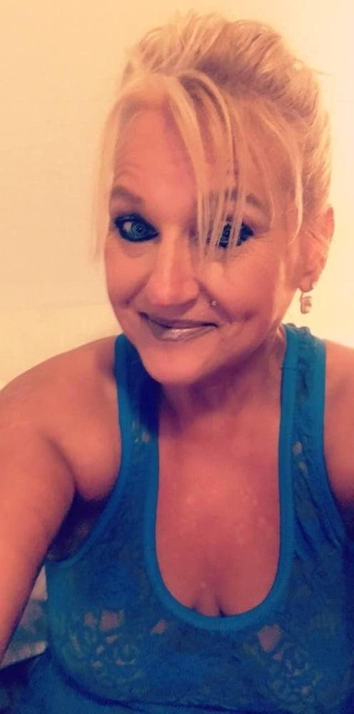 25P Fun blonde