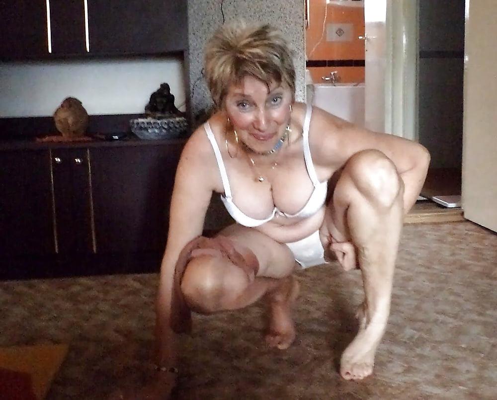 25P Attractive GILF Loves To Wear Pantyhose