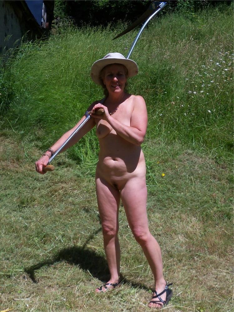 22P Naked fieldwork