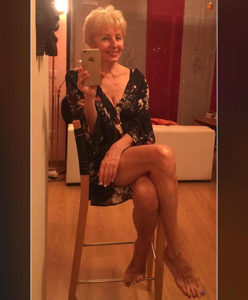 25P GILF BIKINI