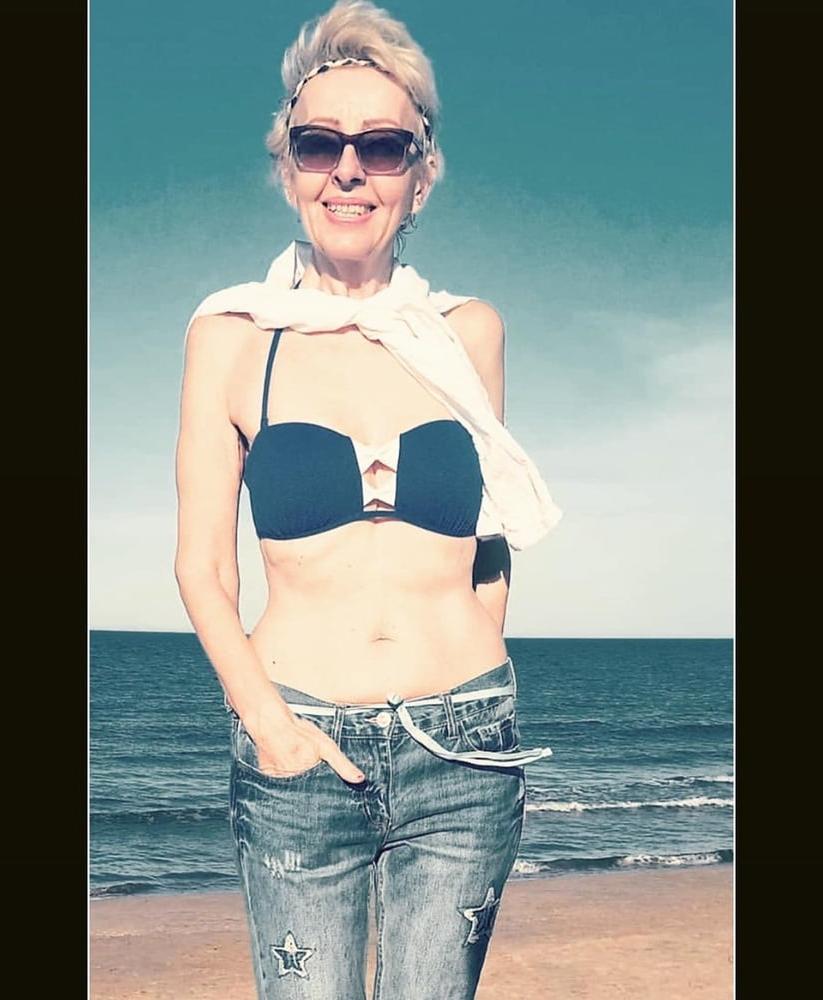 25P GILF BIKINI