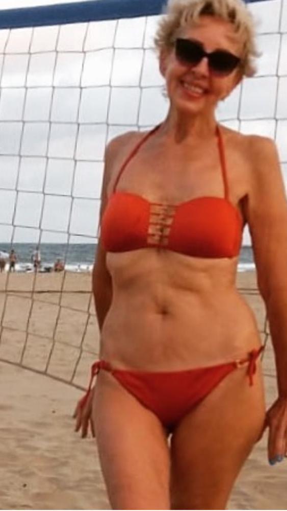 25P GILF BIKINI