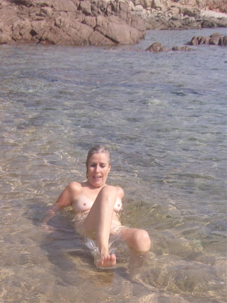 25P More naturist swimming