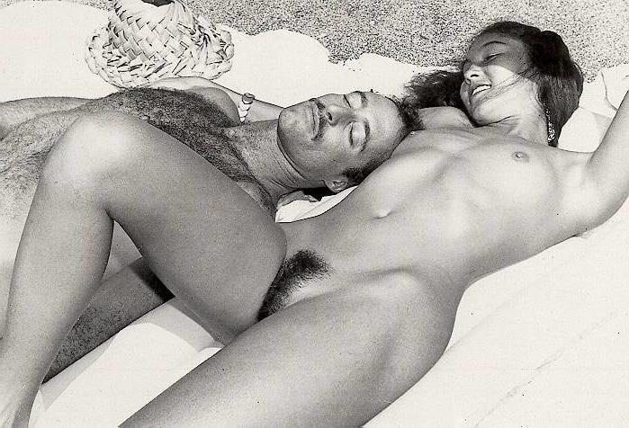 25P Vintage Nudists 24