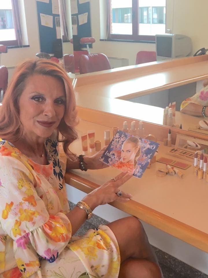 25P Italian TV Mature Patrizia Rossetti