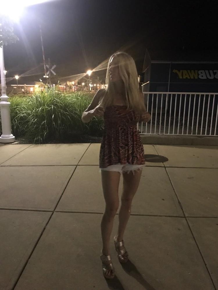 25P Fit as fuck blonde MILF with big fake tits