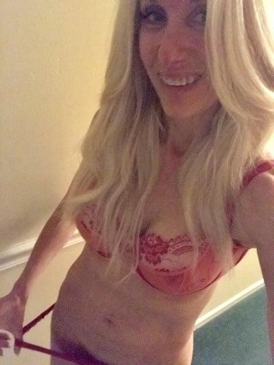 25P Fit as fuck blonde MILF with big fake tits