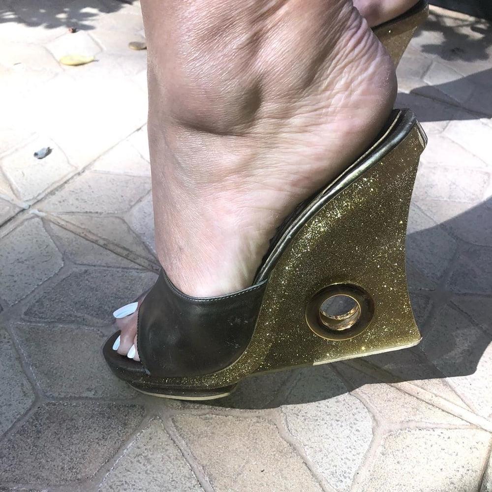 25P Piedi da zoccola 2