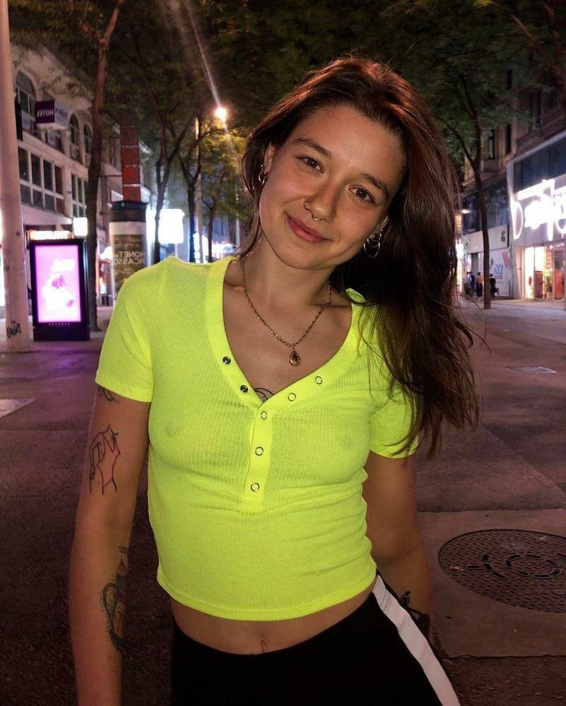 25P braless girls big tits and small tits hard nipples